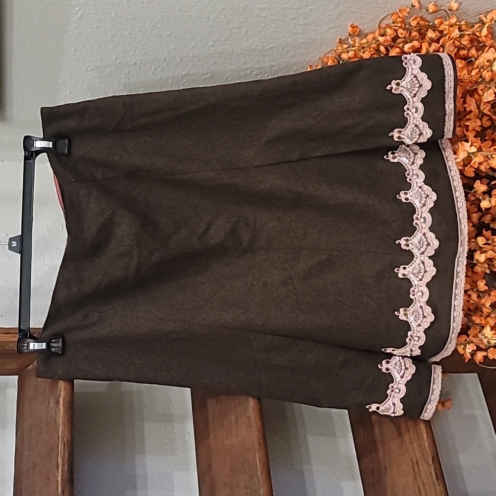 Express brown skirt with pink trim